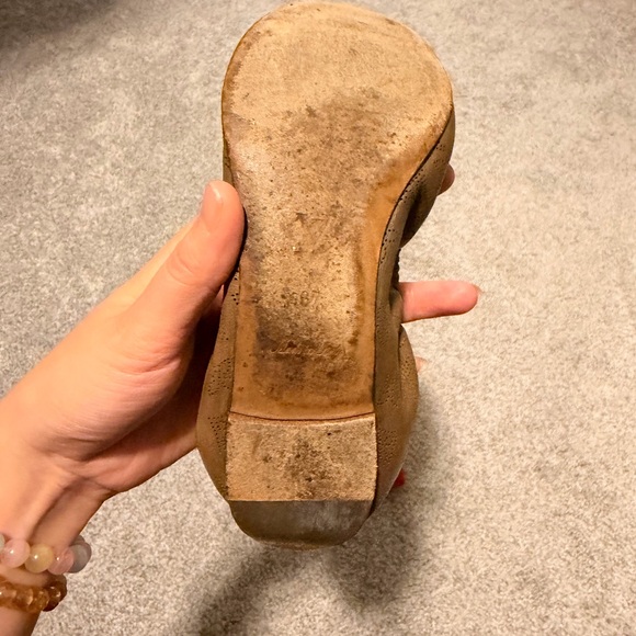 Louis Vuitton Elba Ballerina flats in taupe - Picture 7 of 11